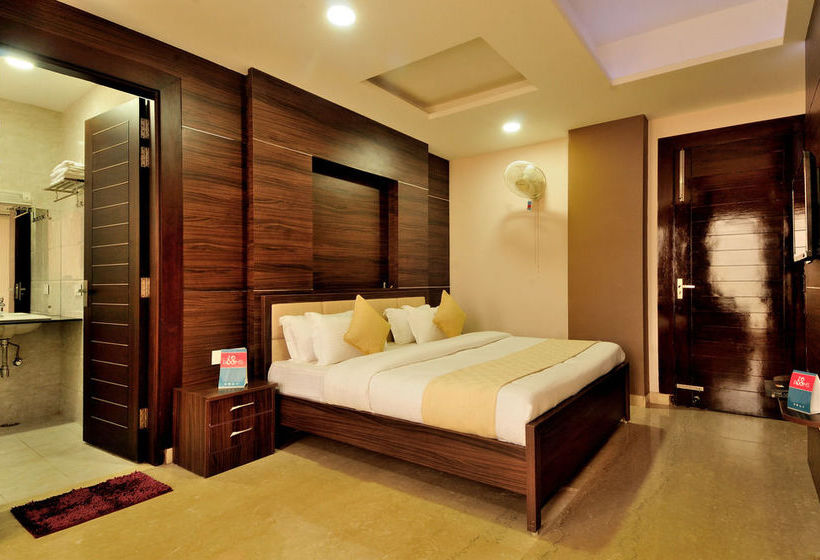 Hotel Zo Rooms Noida Atta Market 11