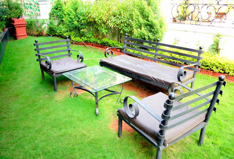 Hotel Stay Vista Rooms At Pune Station 10