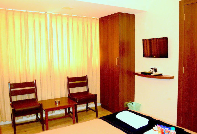 Hotel Stay Vista Rooms At Pune Station 2