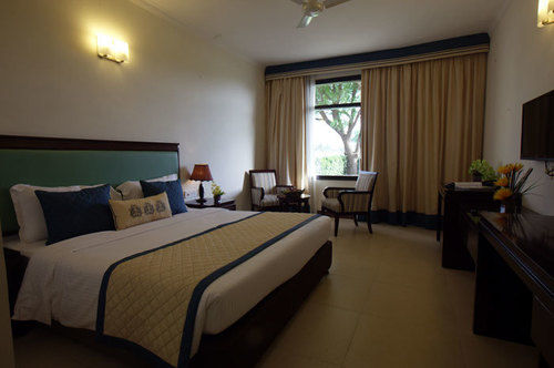 Treehouse Dwarka Hotel & Club 8