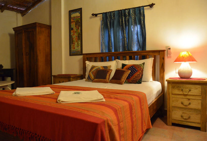 Pension Little India Beach Cottages 11