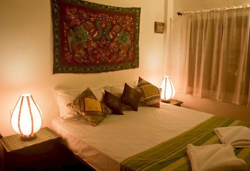 Pension Little India Beach Cottages 15