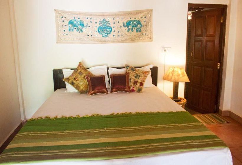 Pension Little India Beach Cottages 16