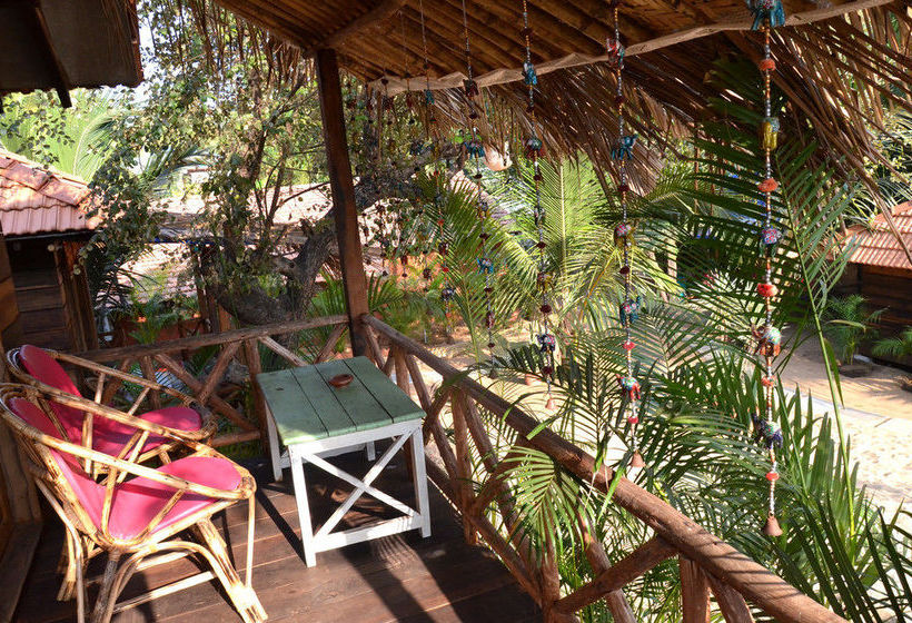 Pension Little India Beach Cottages 2