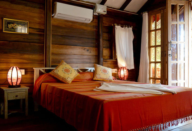 Pension Little India Beach Cottages 6