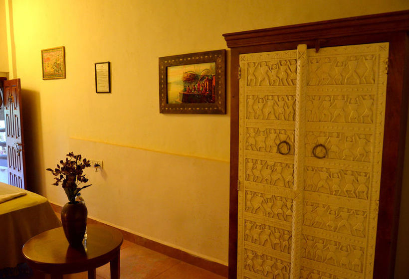 Pension Little India Beach Cottages 8