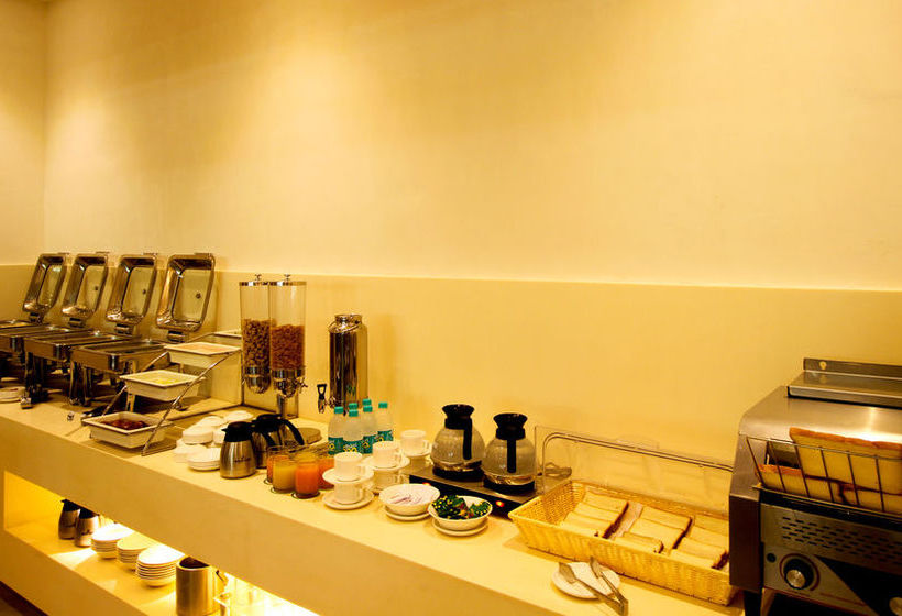 Hotel Le Roi Raipur 13