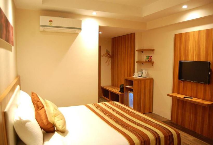 Hotel Le Roi Raipur 15