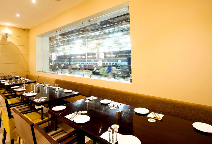 Hotel Le Roi Raipur 18