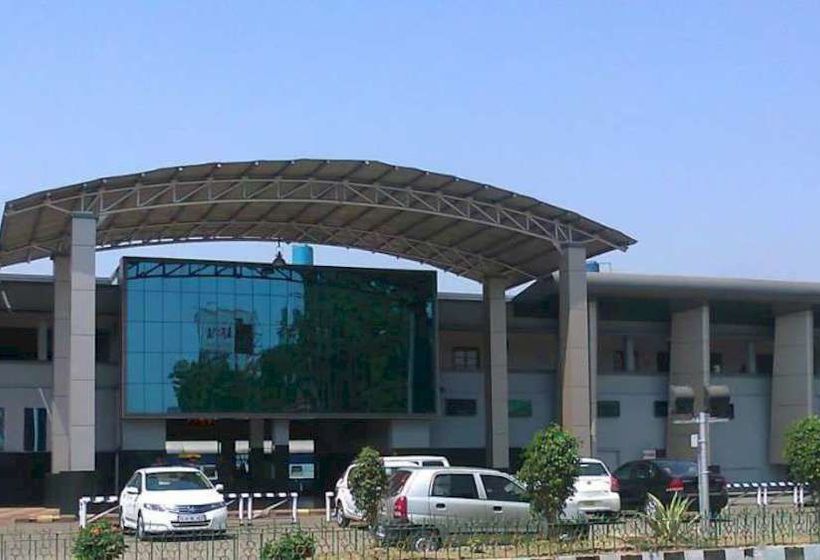 Hotel Le Roi Raipur 7