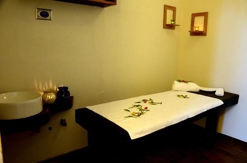 Woodsmoke Resort & Spa 16