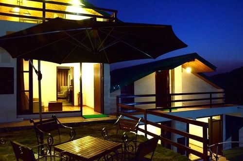 Woodsmoke Resort & Spa 18