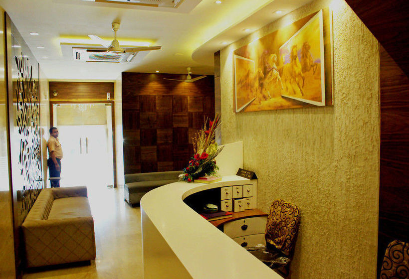 Hotel Stay Vista Rooms At Marine Lines 4