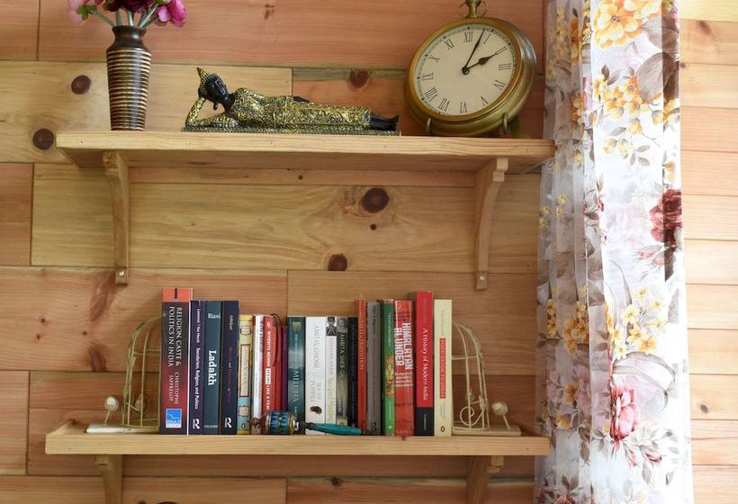 Hotel Urvashi S Retreat 10