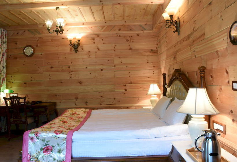 Hotel Urvashi S Retreat 11