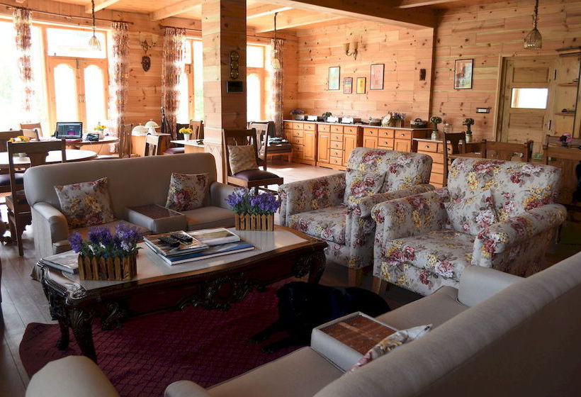 Hotel Urvashi S Retreat 13