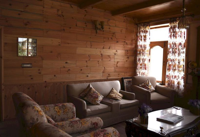 Hotel Urvashi S Retreat 5