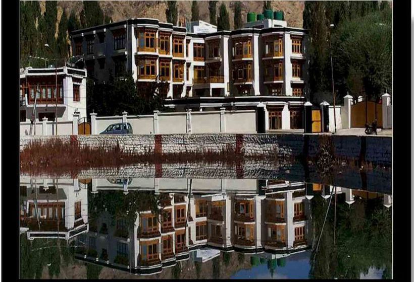 Hotel New Glacier View 11