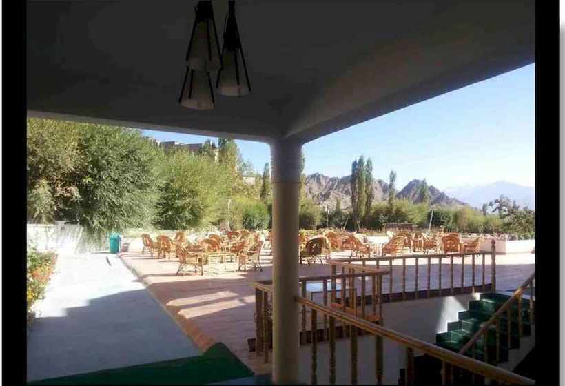 Hotel New Glacier View 12