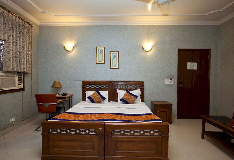 Hotel Oyo Premium Dlf One 10