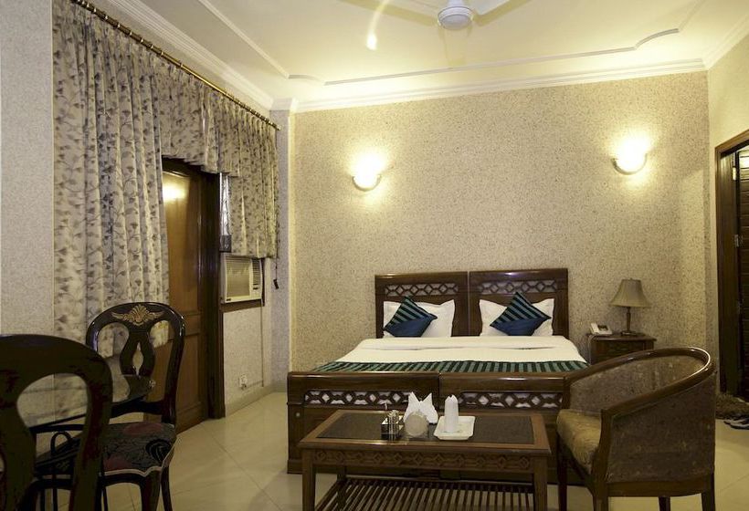 Hotel Oyo Premium Dlf One 11