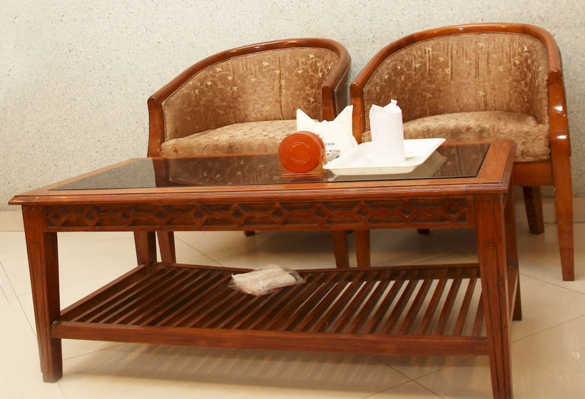 Hotel Oyo Premium Dlf One 15