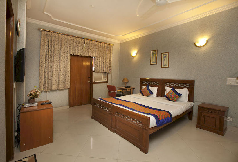 Hotel Oyo Premium Dlf One 7