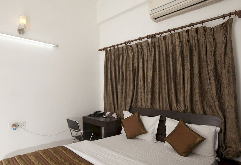 Hotel Oyo Rooms Rajiv Chowk 9