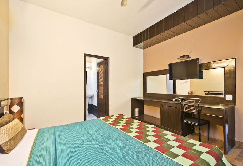 Hotel Oyo Premium Dlf Iii 11