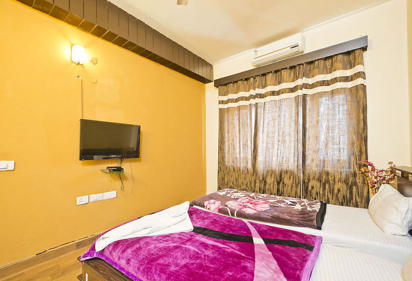 Hotel Oyo Premium Dlf Iii 16