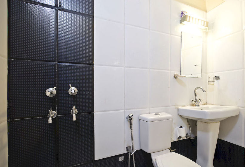 Hotel Oyo Premium Dlf Iii 4