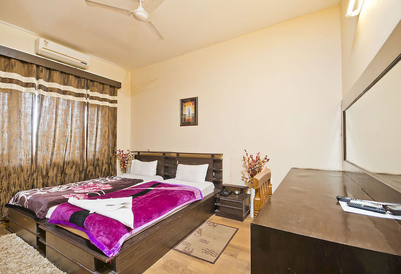 Hotel Oyo Premium Dlf Iii 9