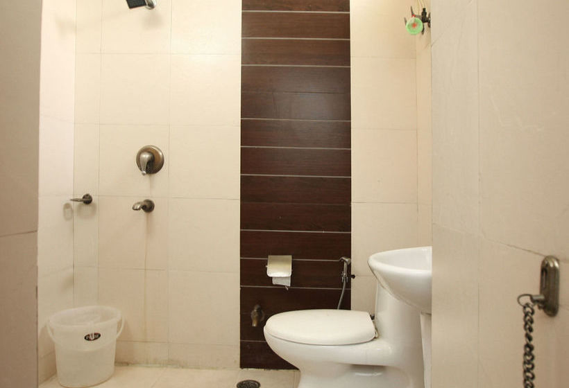 Hotel Oyo Rooms Noida Sector 71 1