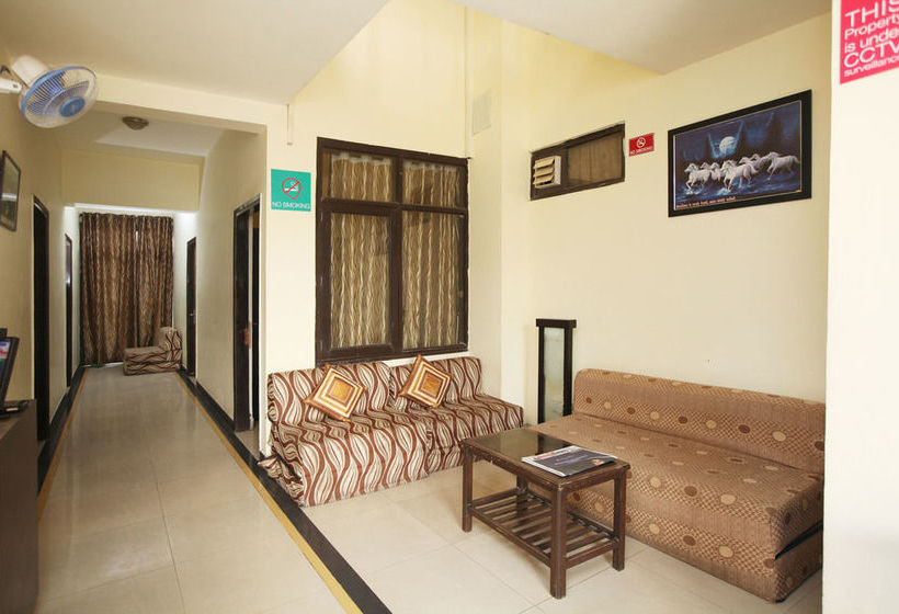 Hotel Oyo Rooms Noida Sector 71 17