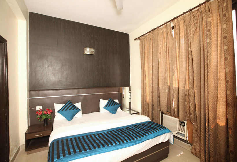 Hotel Oyo Rooms Noida Sector 71 4