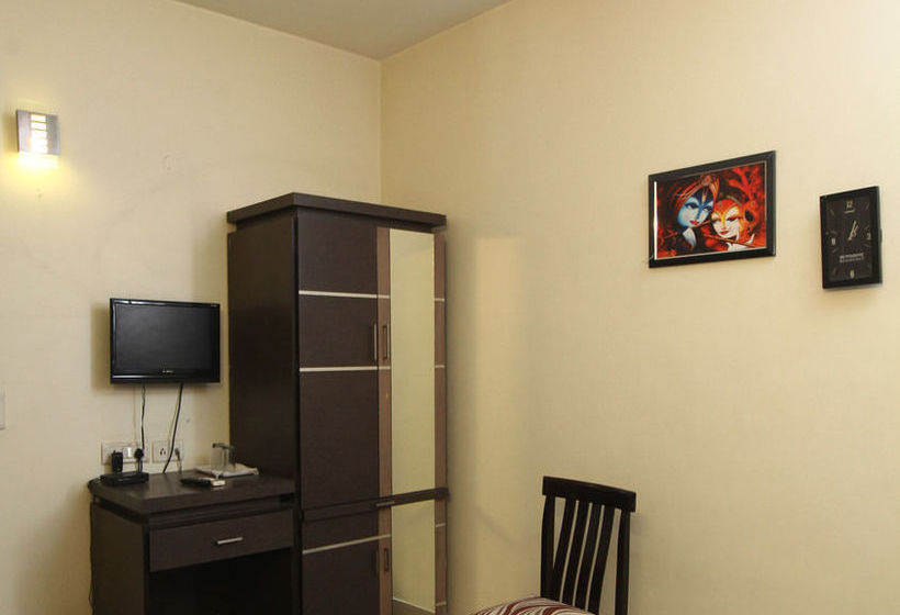 Hotel Oyo Rooms Noida Sector 71 5