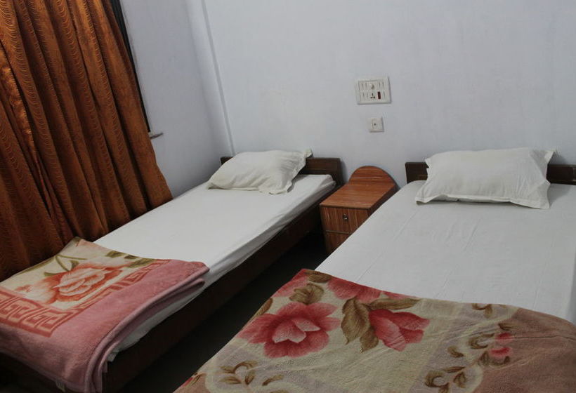 Hotel Jeevak International 8