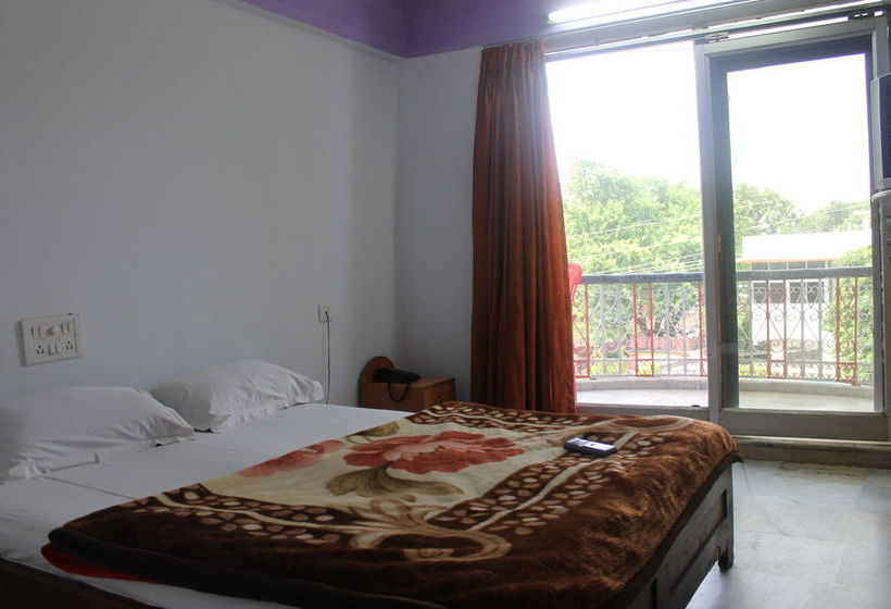 Hotel Jeevak International 9