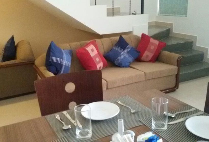 At Home B&b Miramar 4