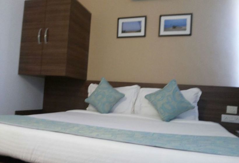 At Home B&b Miramar 7