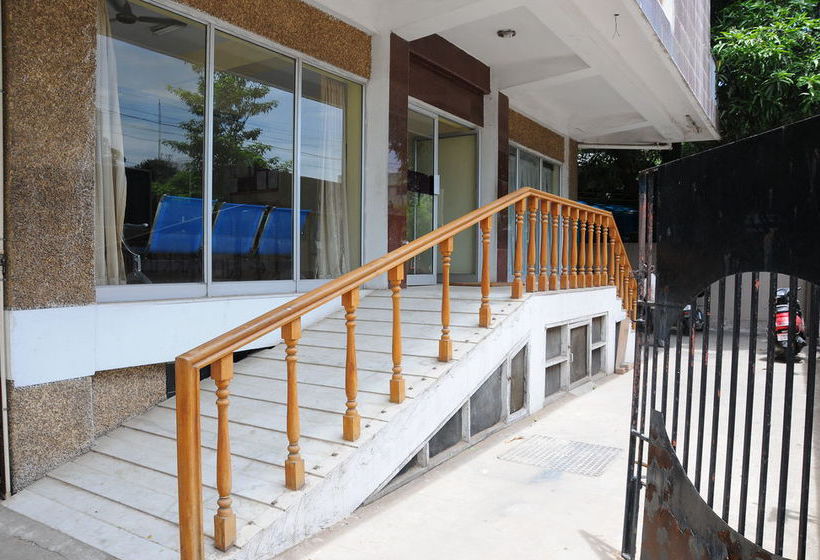 Pension Lloyds Guest House Us Consulate 12