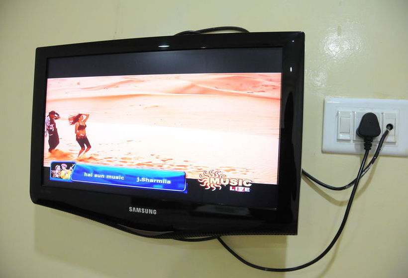 Pension Lloyds Guest House Us Consulate 14