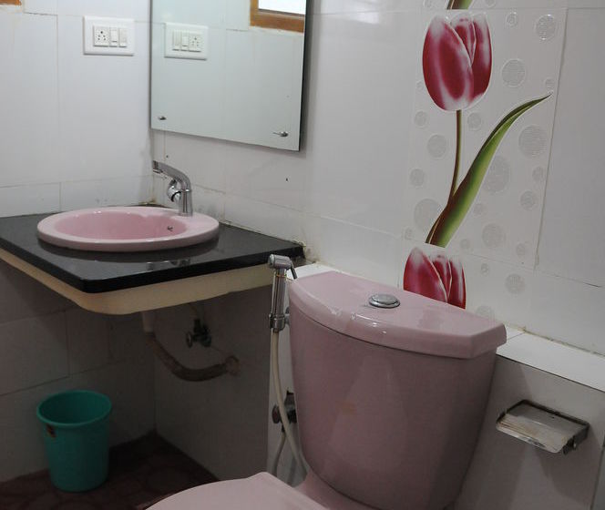 Pension Lloyds Guest House Us Consulate 19