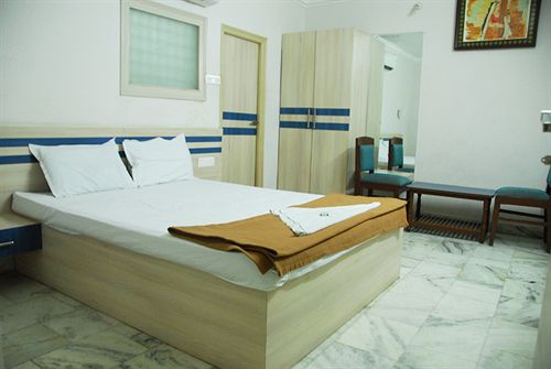 Hotel Nakshatra Inn 11