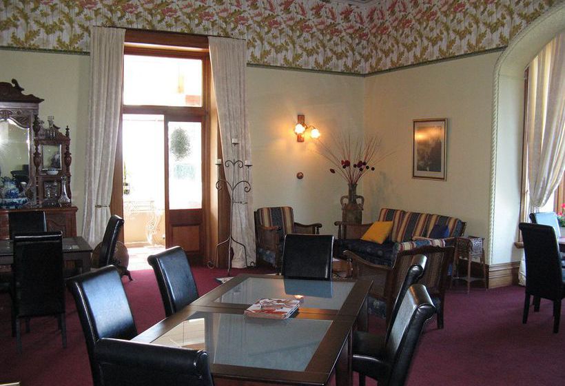 Bed and Breakfast Ugbrooke Country Estate 1