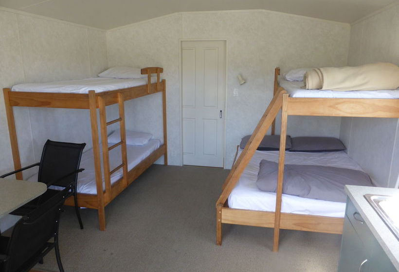 Napier Beach Kiwi Holiday Park & Motels 2