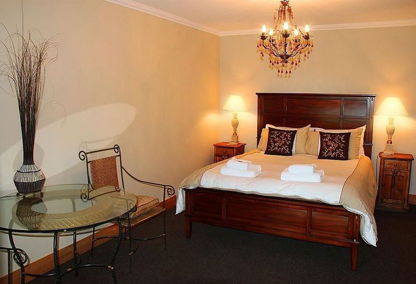 Cambridge Coach House 1