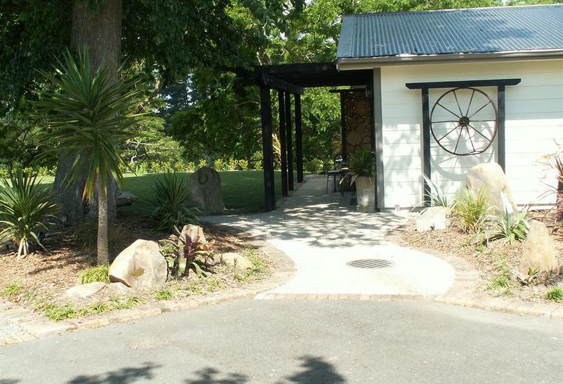 Cambridge Coach House 2