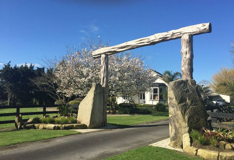 Cambridge Coach House 5