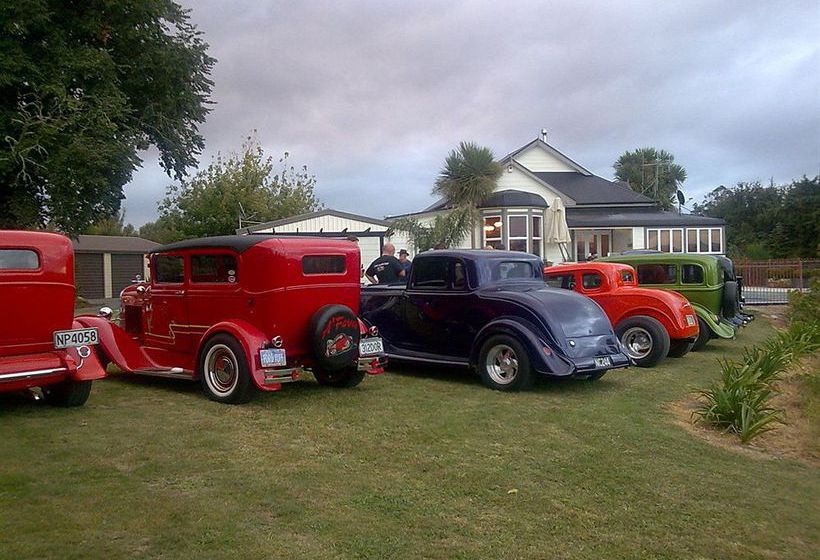 Cambridge Coach House 8